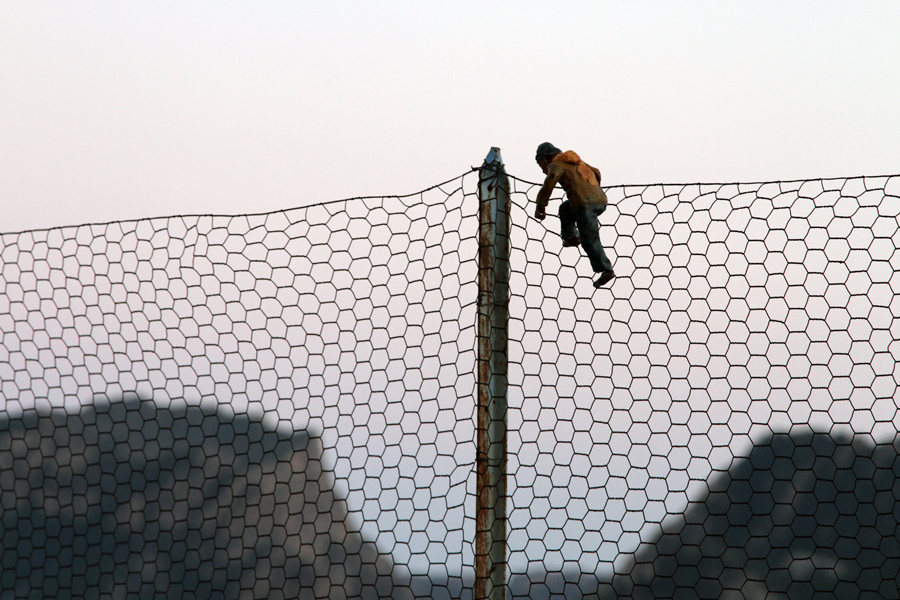 Isaac Cordal - Paradise Lost